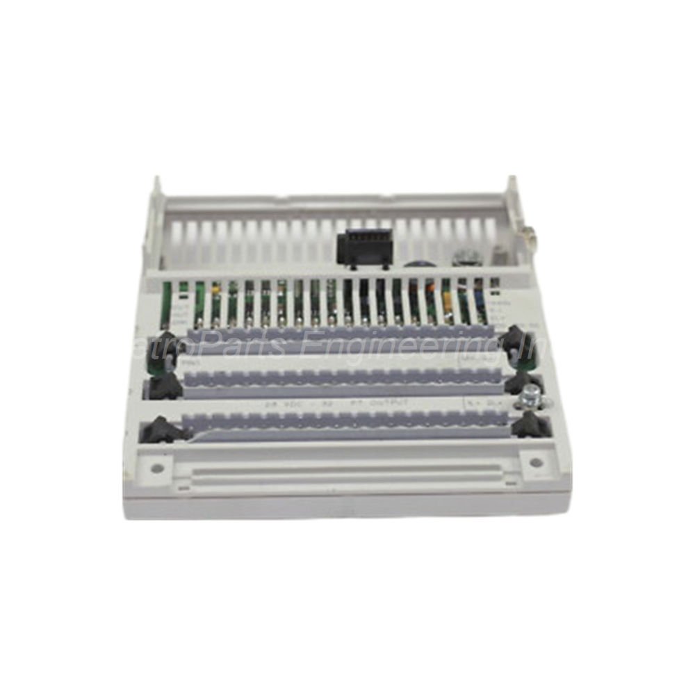 170ADO35000 Schneider Modicon Momentum 32-Output DC Module